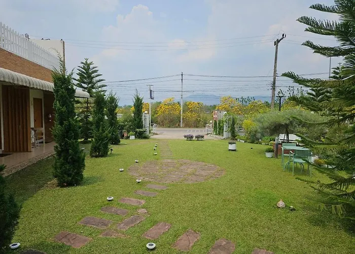 Resort Charming Suan Phueng